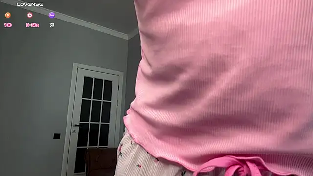 Snapshot of mistybunnyy chatting on 06-19-26, 10:08 mistybunnyy online show from 06-19-26, 10:08