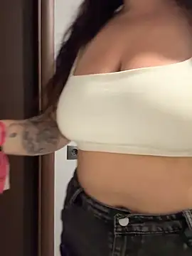 Snapshot of Alexiarosex chatting on 06-16-26, 07:27 Alexiarosex online show from 06-16-26, 07:27