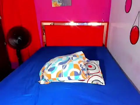 Snapshot of maria_sexyhots chatting on 06-12-26, 01:54 maria sexyhots online show from 06-12-26, 01:54