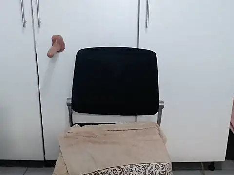 Snapshot of Appledesire chatting on 06-03-26, 06:27 Appledesire online show from 06-03-26, 06:27