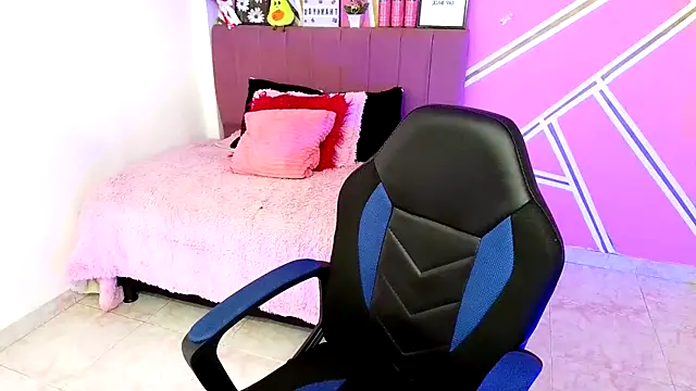 Snapshot of Barbie__sweet chatting on 06-10-26, 01:21 Barbie sweet online show from 06-10-26, 01:21