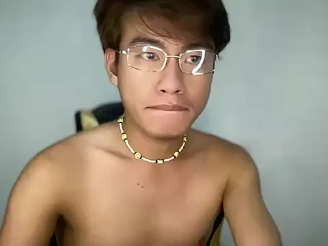 Snapshot of grumpyyy2003 chatting on 06-19-26, 05:12 grumpyyy2003 online show from 06-19-26, 05:12