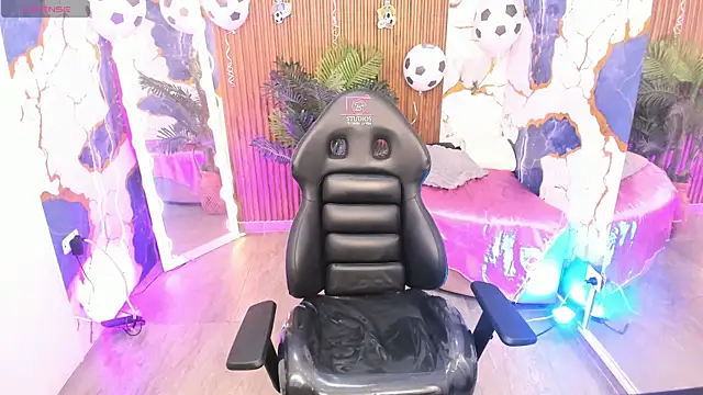 Zyra tay online show from 06-23-26, 11:41