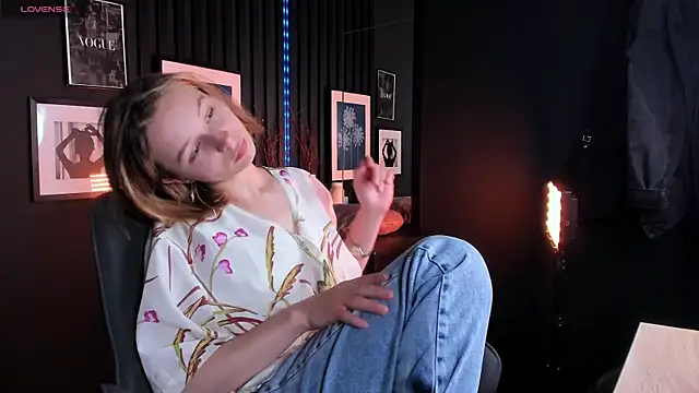 Snapshot of ivy_blare chatting on 06-10-26, 01:54 ivy blare online show from 06-10-26, 01:54