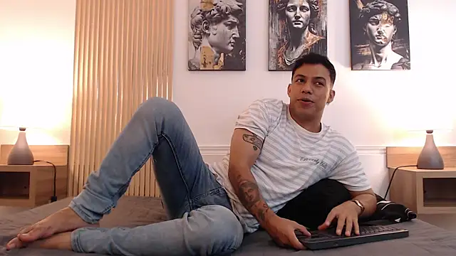 Snapshot of Diego_salvatore chatting on 07-02-26, 02:45 Diego salvatore online show from 07-02-26, 02:45