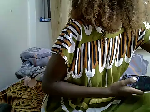 Snapshot of Holygoddess chatting on 06-20-26, 04:32 Holygoddess online show from 06-20-26, 04:32