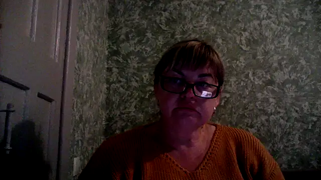 Snapshot of Empress211 chatting on 06-01-26, 05:58 Empress211 online show from 06-01-26, 05:58