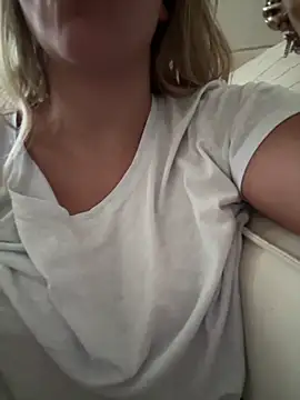 Snapshot of VenClea chatting on 06-14-26, 07:27 VenClea online show from 06-14-26, 07:27