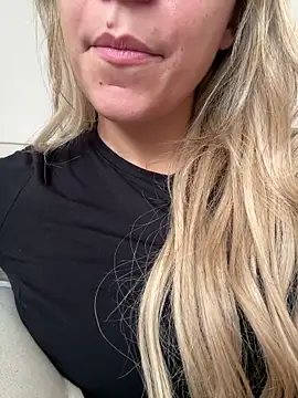 Snapshot of VenClea chatting on 06-16-26, 11:24 VenClea online show from 06-16-26, 11:24
