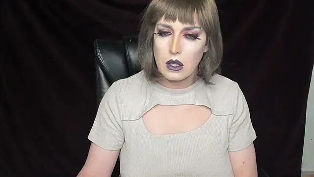 Snapshot of Danielle_tv33 chatting on 02-07-25, 07:06 Danielle tv33 online show from 02-07-25, 07:06