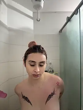 Snapshot of Sophia_LuxxX chatting on 07-17-26, 06:46 Sophia LuxxX online show from 07-17-26, 06:46