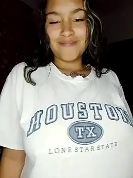 Snapshot of Evangeline_Salas chatting on 06-11-26, 02:33 Evangeline Salas online show from 06-11-26, 02:33