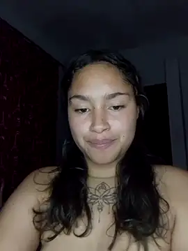 Snapshot of Evangeline_Salas chatting on 06-11-26, 02:53 Evangeline Salas online show from 06-11-26, 02:53