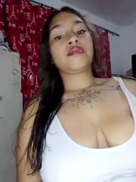 Snapshot of Evangeline_Salas chatting on 06-14-26, 02:20 Evangeline Salas online show from 06-14-26, 02:20