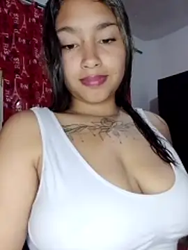 Snapshot of Evangeline_Salas chatting on 06-14-26, 02:24 Evangeline Salas online show from 06-14-26, 02:24