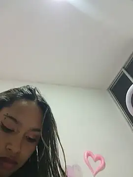 Snapshot of Evangeline_Salas chatting on 07-10-26, 01:21 Evangeline Salas online show from 07-10-26, 01:21
