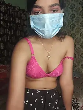 Snapshot of love_kaur chatting on 06-20-26, 07:22 love kaur online show from 06-20-26, 07:22