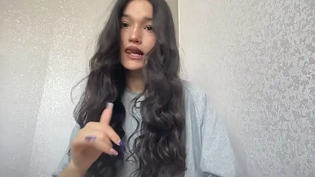 Snapshot of LisetteParajon chatting on 06-12-26, 05:17 LisetteParajon online show from 06-12-26, 05:17
