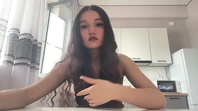 Snapshot of LisetteParajon chatting on 06-19-26, 05:45 LisetteParajon online show from 06-19-26, 05:45