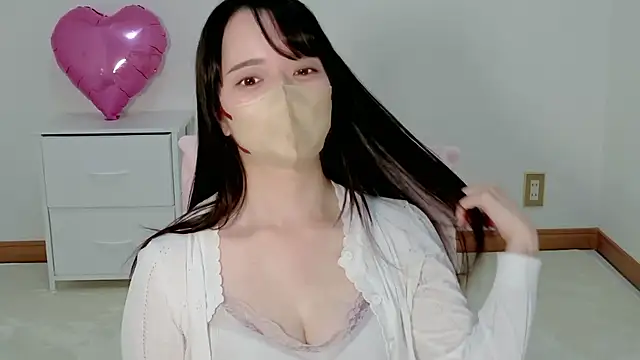 Hikari  o00 online show from 07-18-26, 10:24
