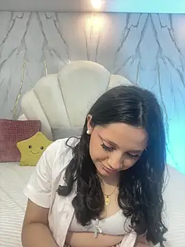 Snapshot of Miiarouse__ chatting on 06-04-26, 03:45 Miiarouse online show from 06-04-26, 03:45