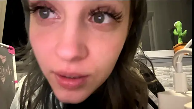 Snapshot of AntoinetteCrispell chatting on 06-15-26, 09:06 AntoinetteCrispell online show from 06-15-26, 09:06