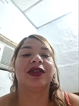 Snapshot of leonorq chatting on 06-03-26, 02:36 leonorq online show from 06-03-26, 02:36