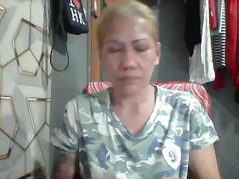 Snapshot of pinayheartaker chatting on 06-27-26, 01:21 pinayheartaker online show from 06-27-26, 01:21