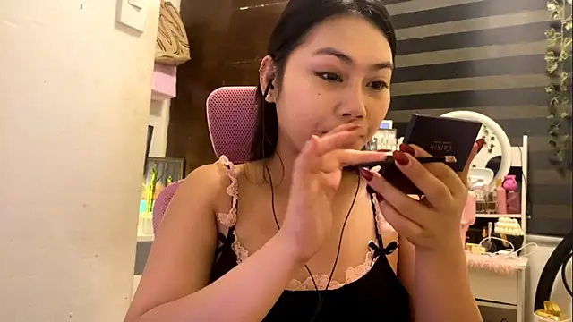 Snapshot of CristiLadson chatting on 05-31-26, 10:44 CristiLadson online show from 05-31-26, 10:44