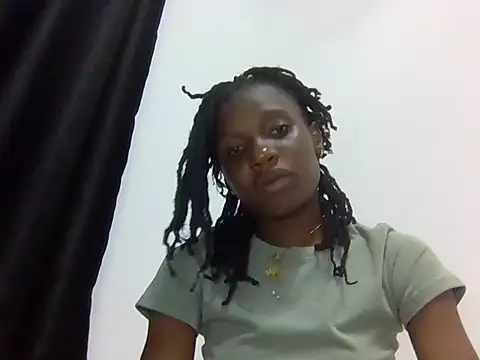 Snapshot of Sexxy_petite1 chatting on 06-22-26, 03:42 Sexxy petite1 online show from 06-22-26, 03:42