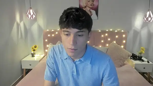 Snapshot of ryan_valentino chatting on 06-24-26, 02:05 ryan valentino online show from 06-24-26, 02:05