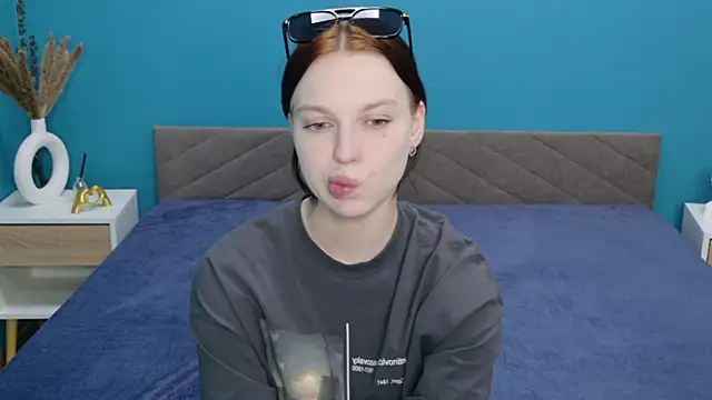 Snapshot of Nora_Finch chatting on 06-12-26, 10:14 Nora Finch online show from 06-12-26, 10:14