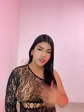 Snapshot of Dulce-Emi chatting on 05-28-26, 01:14 Dulce-Emi online show from 05-28-26, 01:14