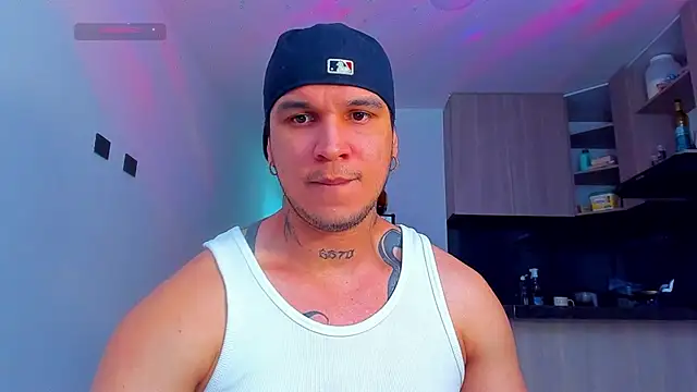 Snapshot of jacob_lautnerr chatting on 07-11-26, 10:00 jacob lautnerr online show from 07-11-26, 10:00
