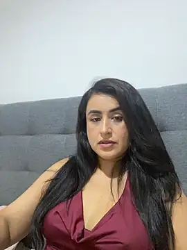 Snapshot of MADAMELUNAXXX chatting on 06-13-26, 01:36 MADAMELUNAXXX online show from 06-13-26, 01:36