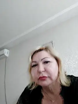 Snapshot of MilaLoveX chatting on 06-09-26, 02:06 MilaLoveX online show from 06-09-26, 02:06