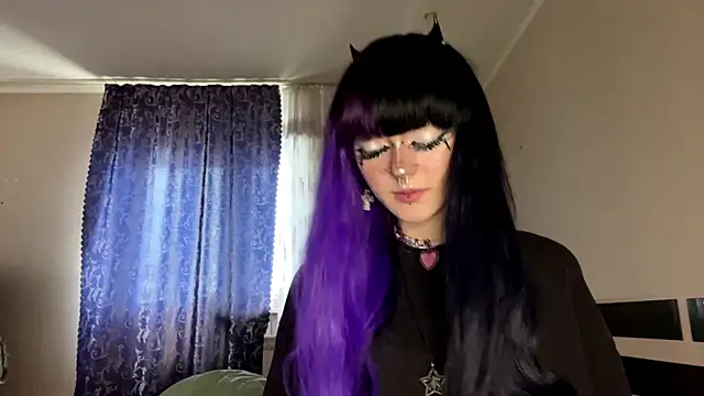 HolyCute online show from 06-12-26, 03:11