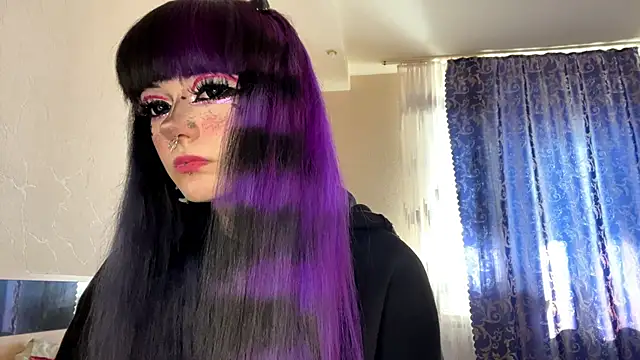 HolyCute online show from 06-20-26, 02:20