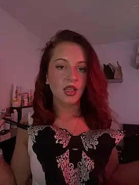 Snapshot of PoisonIvy_x chatting on 06-03-26, 01:36 PoisonIvy x online show from 06-03-26, 01:36