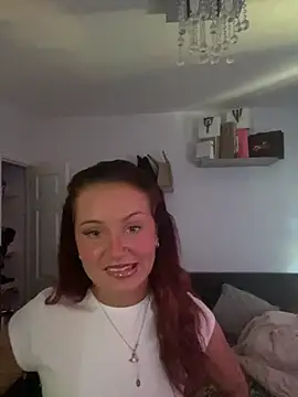 Snapshot of PoisonIvy_x chatting on 06-05-26, 02:12 PoisonIvy x online show from 06-05-26, 02:12