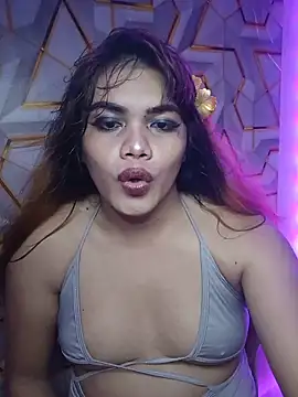 Snapshot of mikhay101 chatting on 06-18-26, 04:33 mikhay101 online show from 06-18-26, 04:33