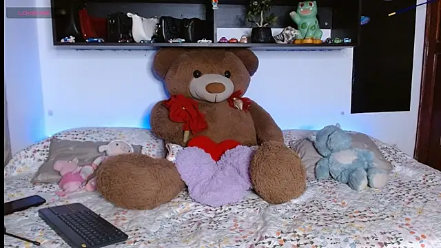 Snapshot of Laila_bunny chatting on 07-02-26, 11:22 Laila bunny online show from 07-02-26, 11:22