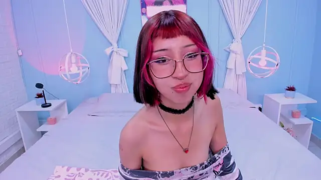 Snapshot of Venus_Rouge chatting on 07-15-26, 03:34 Venus Rouge online show from 07-15-26, 03:34