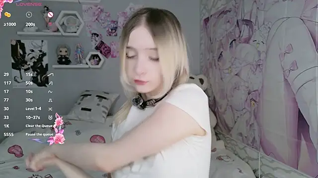 Snapshot of meganami chatting on 06-14-26, 03:03 meganami online show from 06-14-26, 03:03