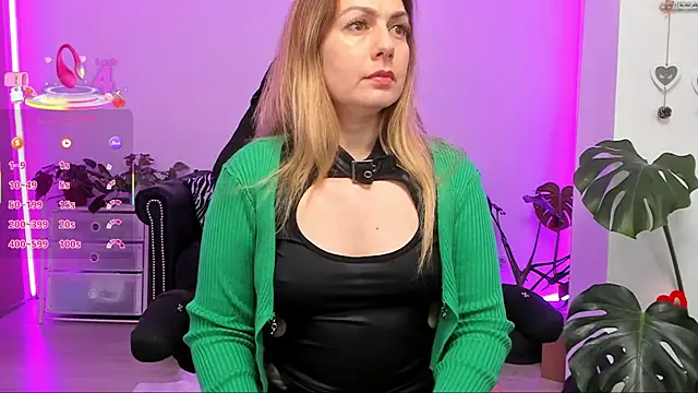 Snapshot of LindaWhite_ chatting on 03-21-25, 05:02 LindaWhite online show from 03-21-25, 05:02