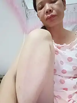 Snapshot of -Maya-a chatting on 06-18-26, 01:26 -Maya-a online show from 06-18-26, 01:26
