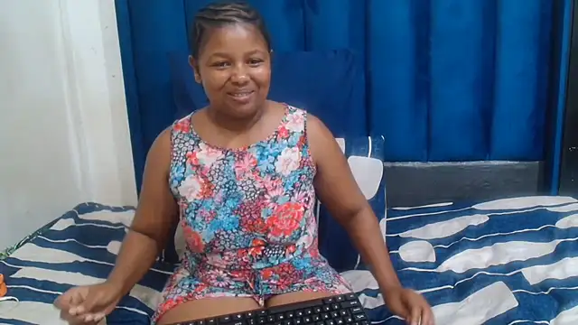 Mellowkittyyellow online show from 06-14-26, 04:42