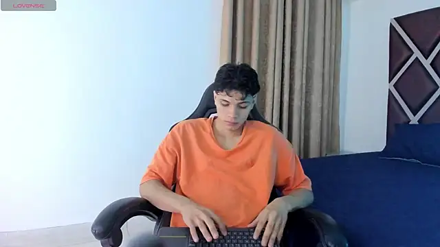 Ithan Hott online show from 07-04-26, 03:45