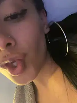Skinytwin online show from 06-02-26, 03:30