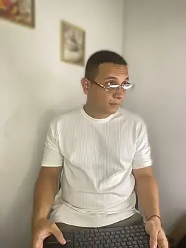 Snapshot of TomasStyl__ chatting on 06-01-26, 07:48 TomasStyl online show from 06-01-26, 07:48